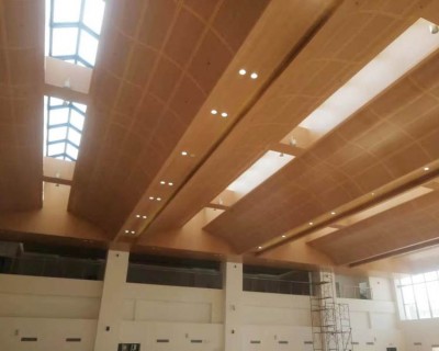 勾搭板類(lèi)鋁單板